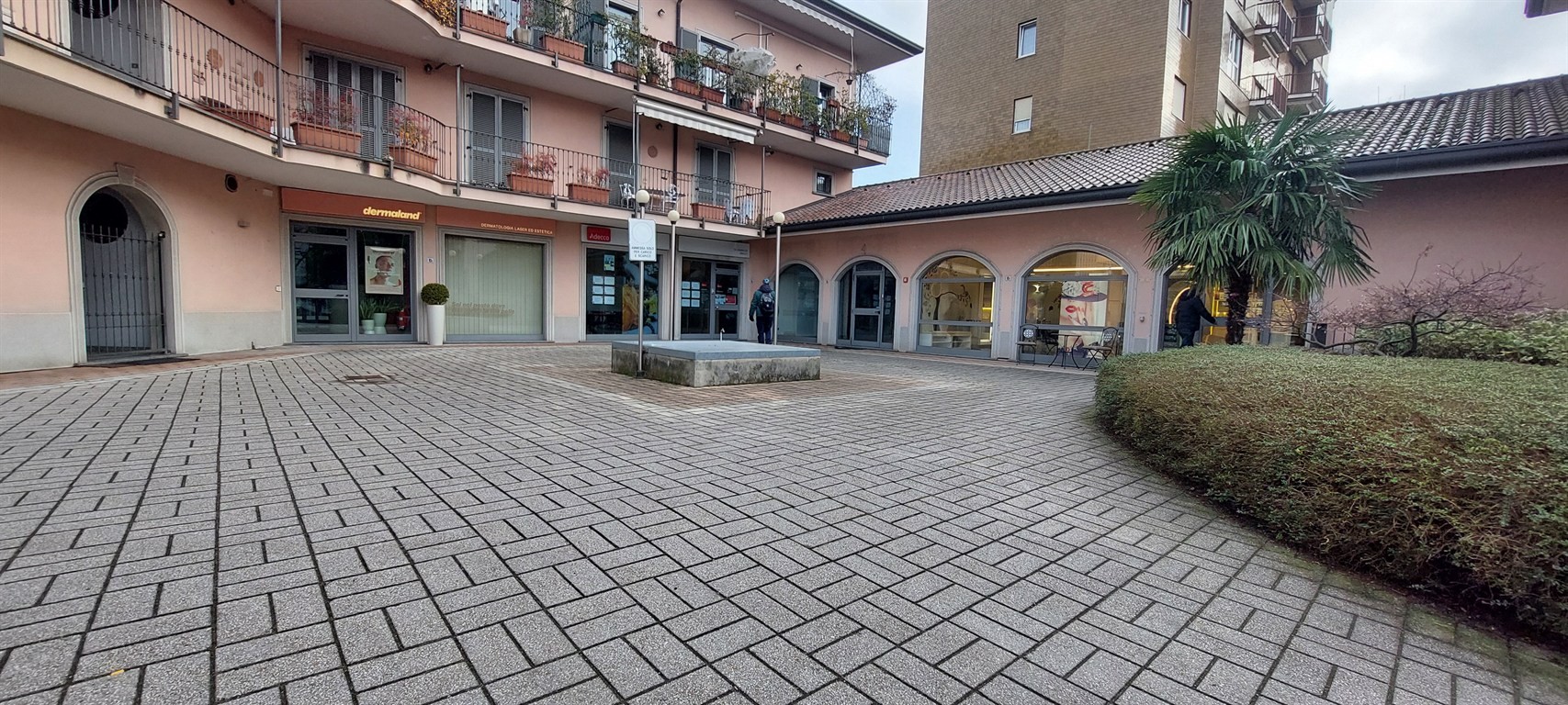 BESANA BRIANZA - ampio ufficio in locazione