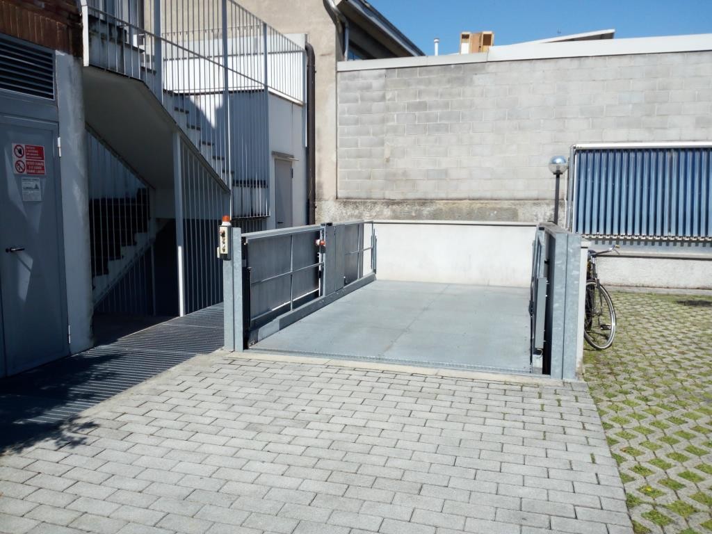 Box Singolo in vendita a Monza in Via Boito 76