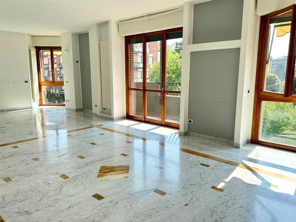 MONZA SAN BIAGIO - AFFITTASI APPARTAMENTO 4 LOCALI CON BOX