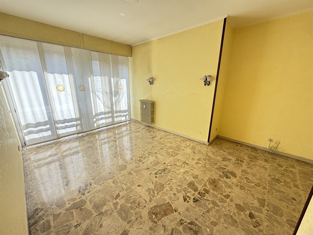 Vendita Sesto San Giovanni - M1 Rondà - ampio appartamento divisibile - 5 locali doppi servizi finestrati