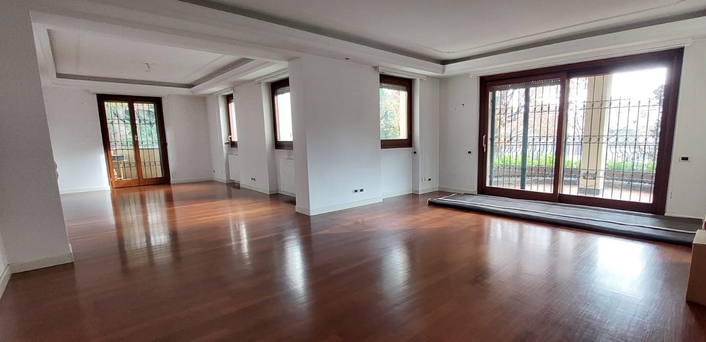 MONZA PARCO - SPAZIOSO APPARTAMENTO